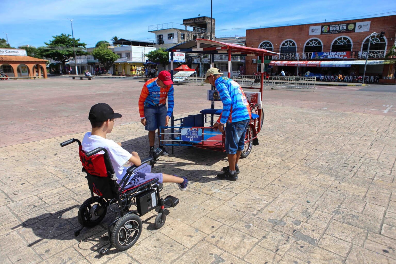 festival parintins triciclo adaptável