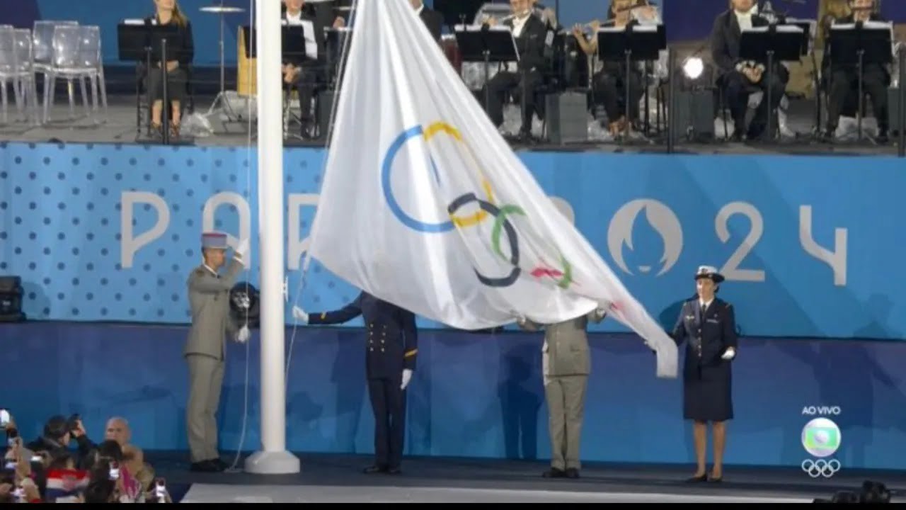 cerimônia de abertura bandeira olímpica