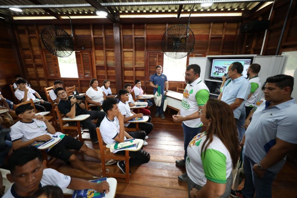 Governador escolas floresta alunos 