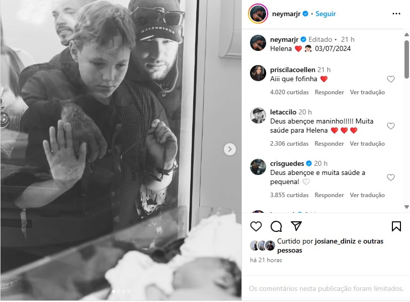 Neymar mostra filha Helena