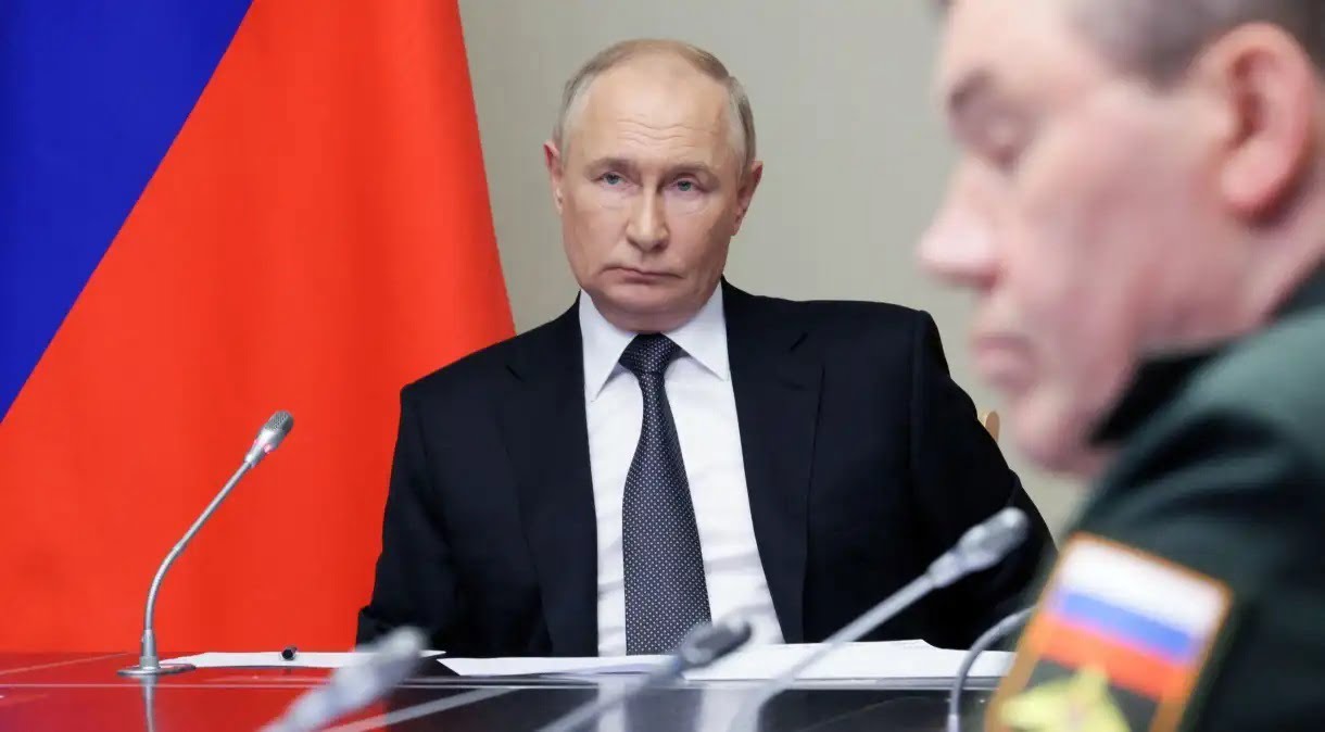 Putin na reunião Hoje (12)