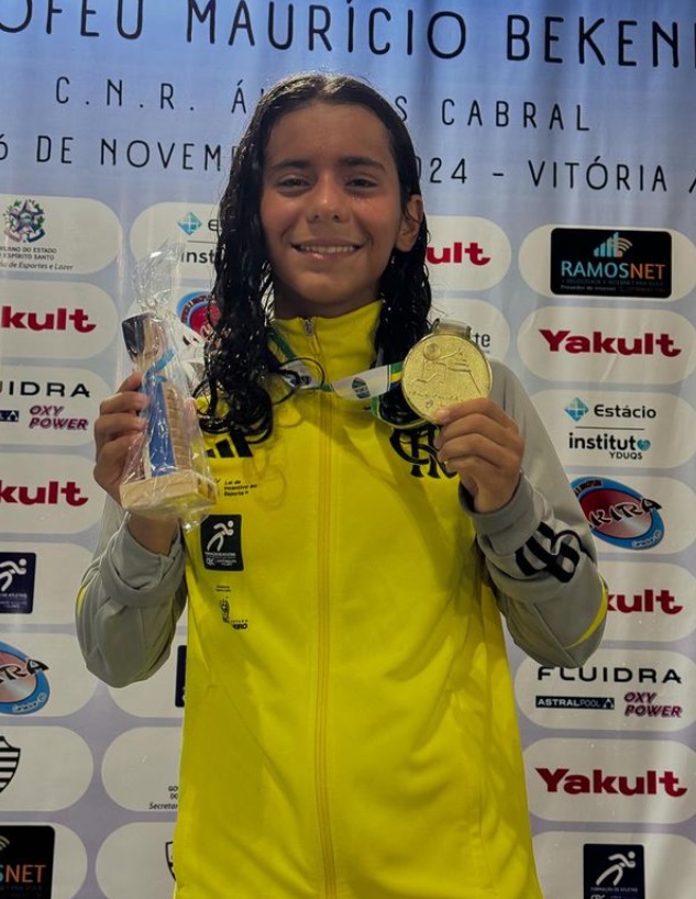 Adriele Marcela conquista 10 medalhas no Brasileiro Infantil de Natação em Vitória-ES