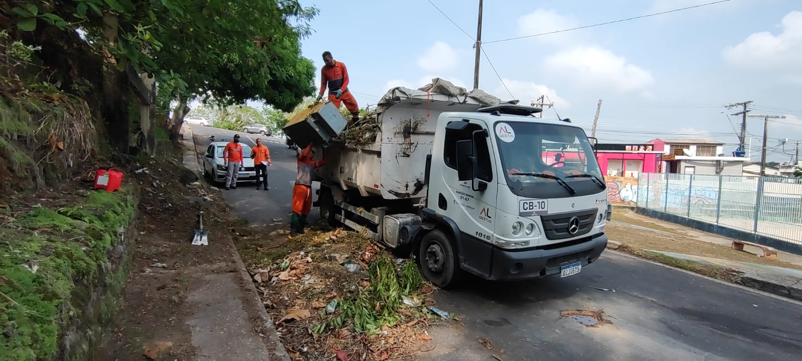 Prefeitura amplia ações contra lixeiras viciadas e promove conscientização ambiental em Manaus