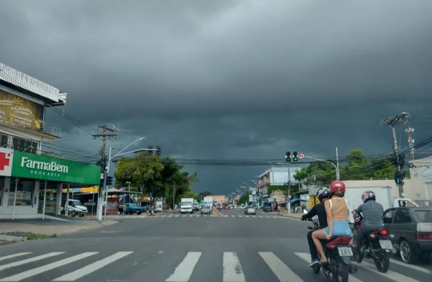 chuva no feriado em Manaus