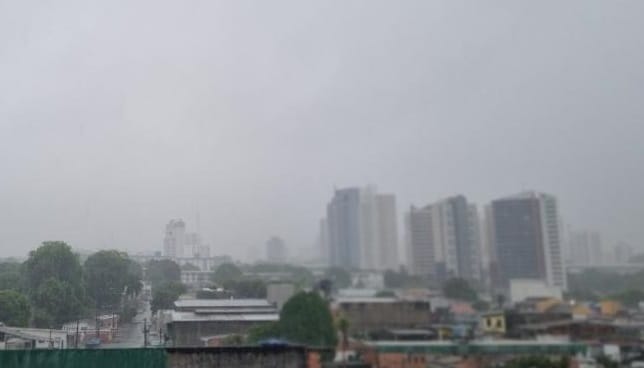 Manaus amanhece nuvem fumaça