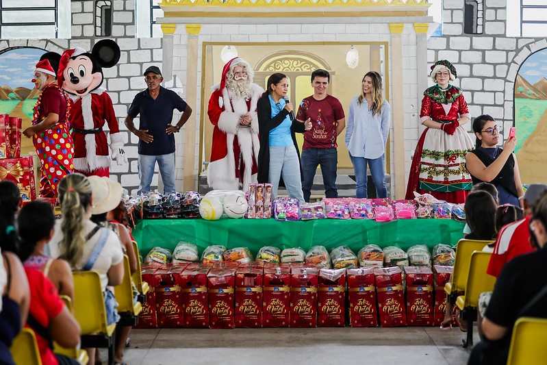 Comunidade Bom Sucesso, na zona rural, recebe ação natalina da Prefeitura de Manaus