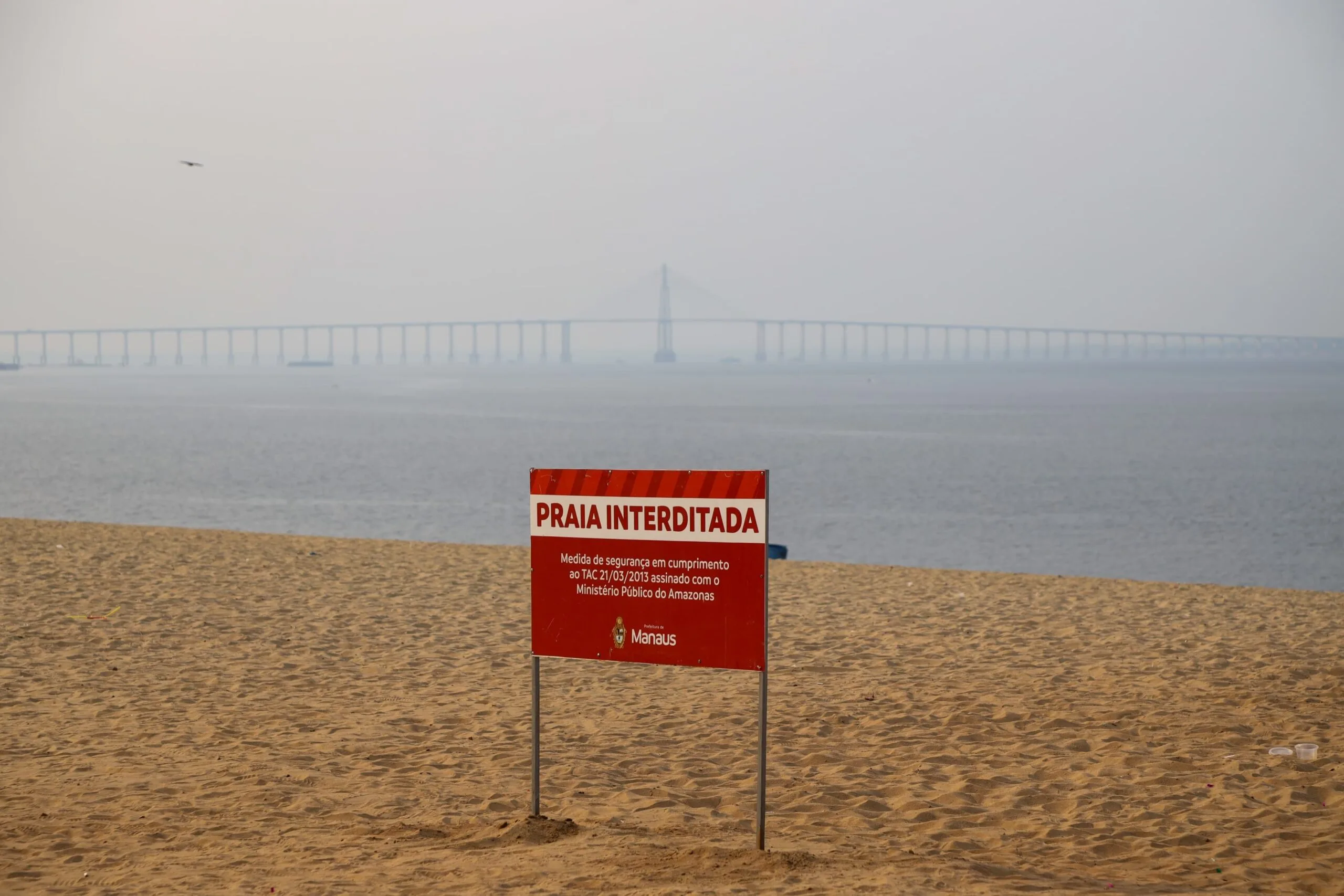 Praia da Ponta Negra continua interditada por segurança