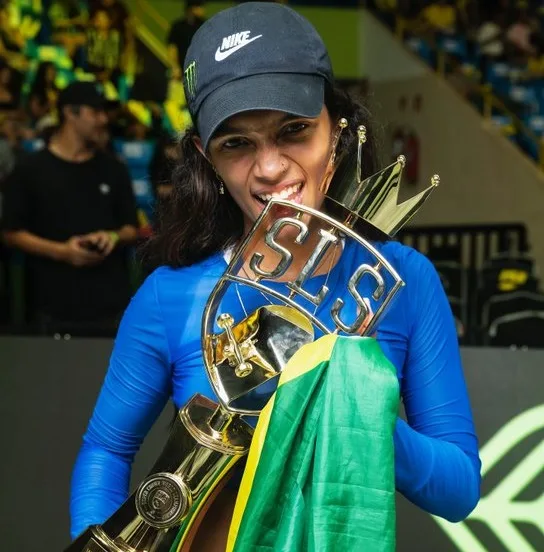 Rayssa Leal é tricampeã da SLS Super Crown com final eletrizante no Ibirapuera