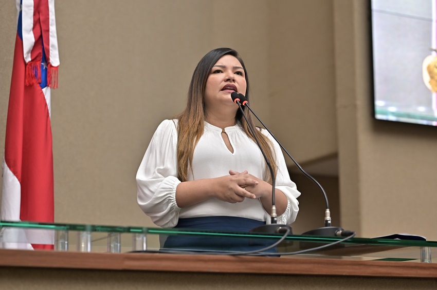 Campanha Janeiro Branco: deputada Joana Darc faz alerta sobre saúde mental humana e animal