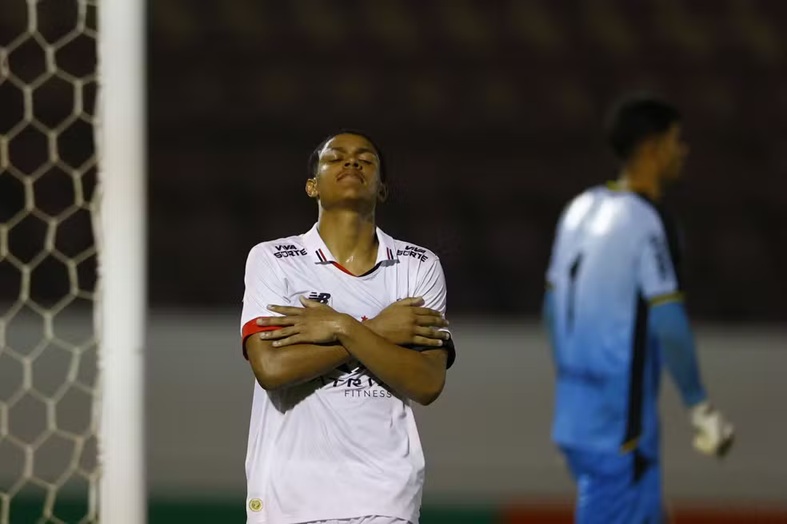 Ryan Francisco brilha com cavadinhas e classifica São Paulo para final da Copinha