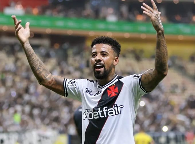 Vasco vence Madureira por 2 a 0 na estreia de Fábio Carille no Carioca