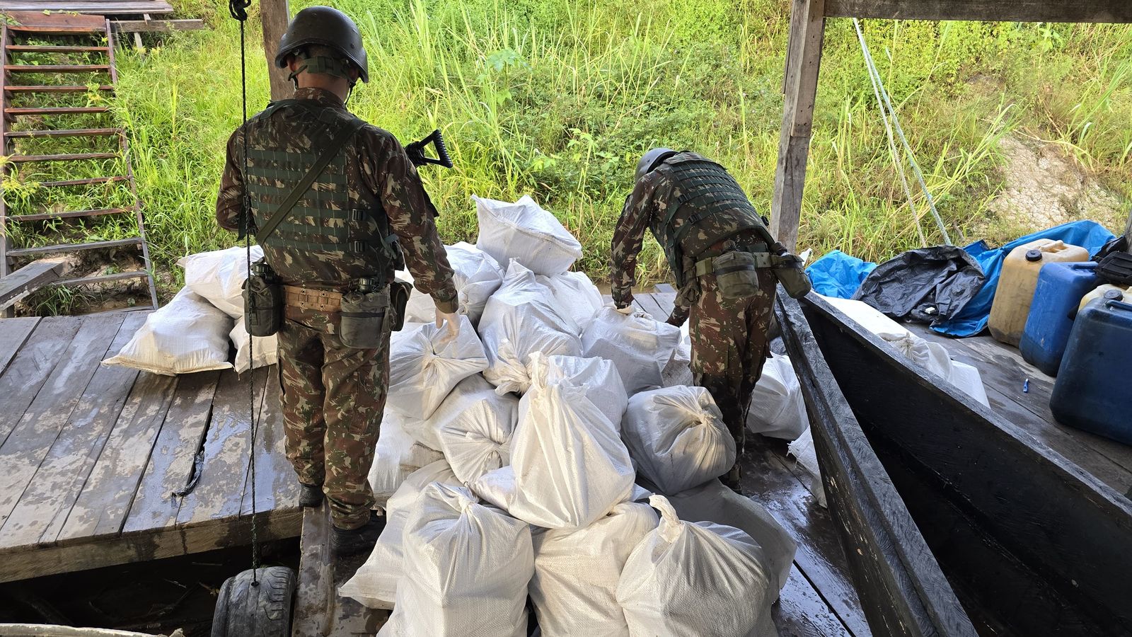 Operação ESCUDO: Comando Militar da Amazônia apreende 1 tonelada de maconha tipo skunk