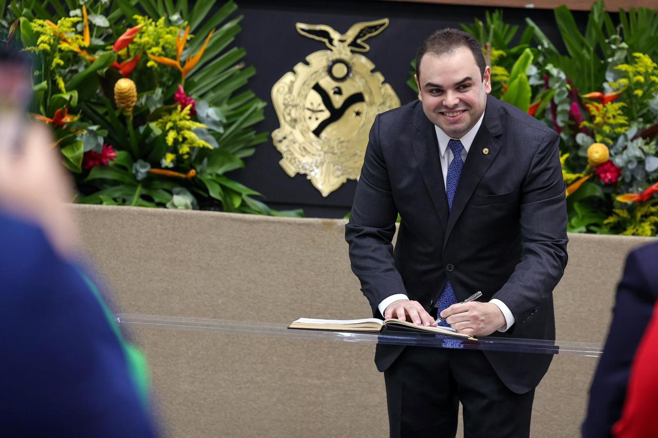 Roberto Cidade assume presidência da Assembleia Legislativa, reforçando compromisso com diálogo e união em benefício do Amazonas