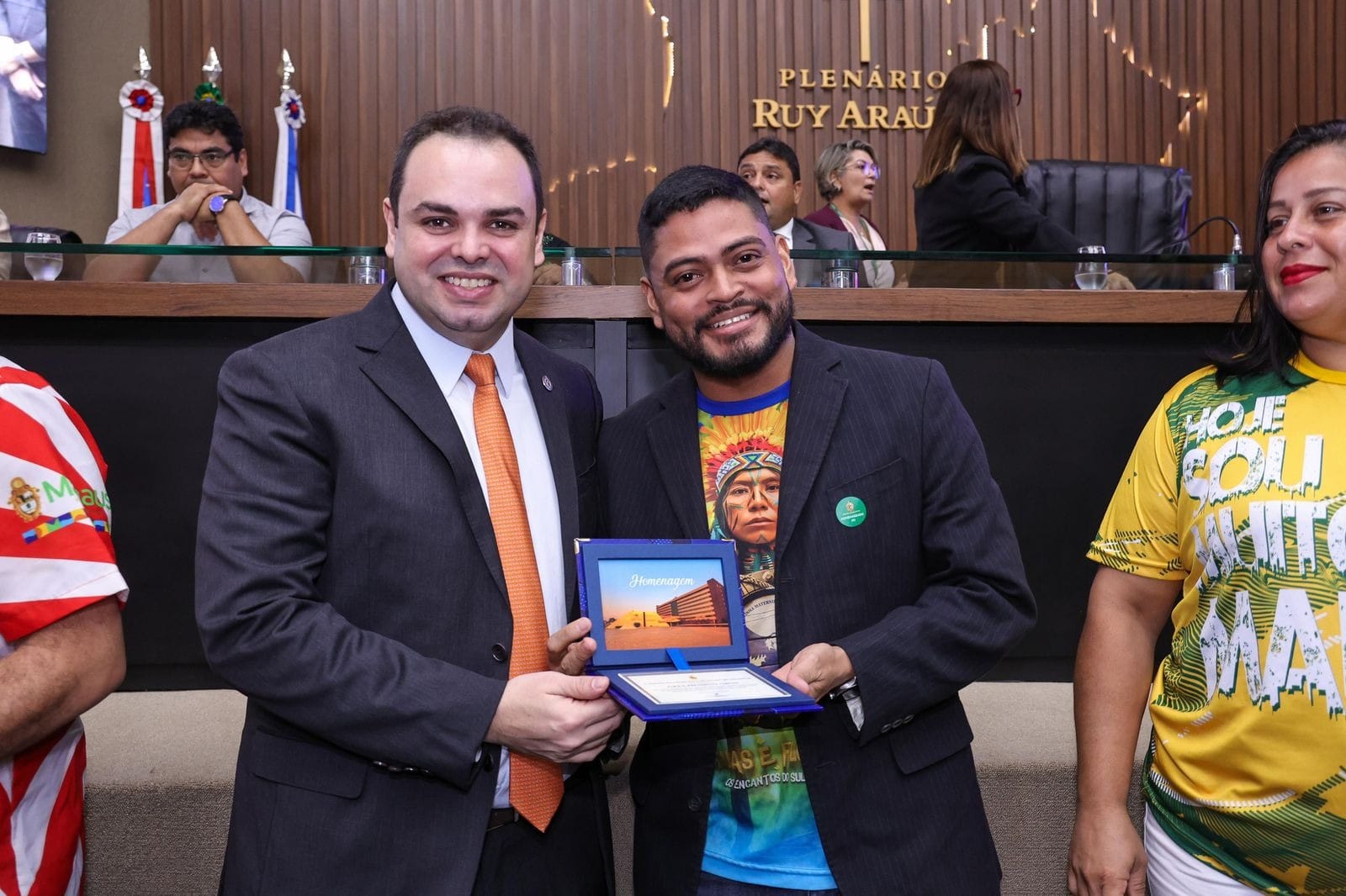 Roberto Cidade homenageia escolas de samba de Manaus durante Sessão Especial e destaca importância da festa para a economia do Estado