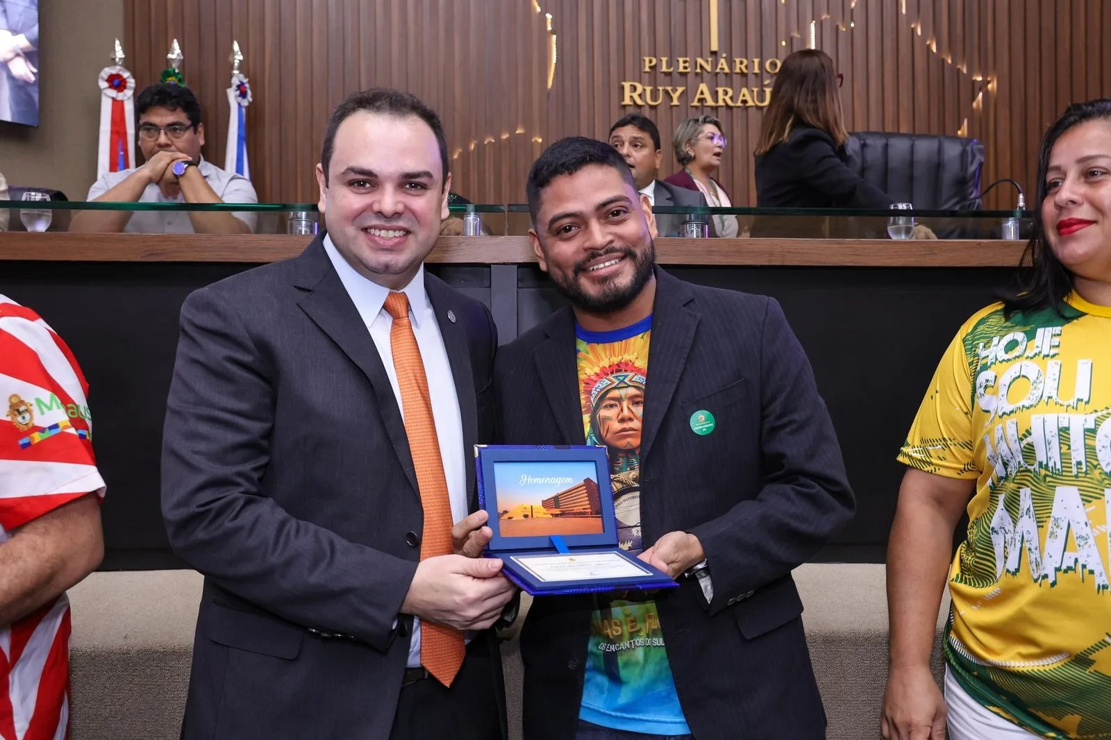 Roberto Cidade homenageia escolas de samba de Manaus durante Sessão Especial e destaca importância da festa para a economia do Estado