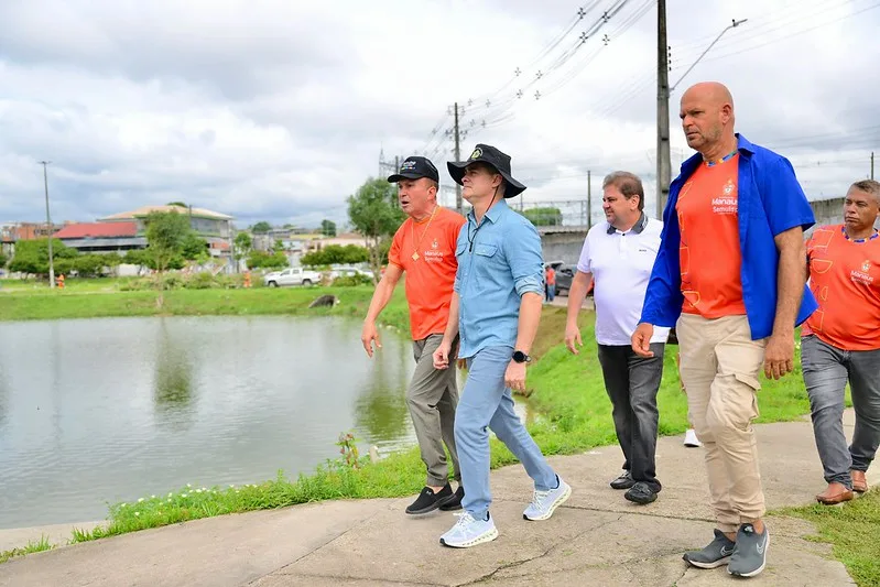 Prefeito David Almeida vistoria ação em igarapés para prevenir alagamentos no inverno amazônico