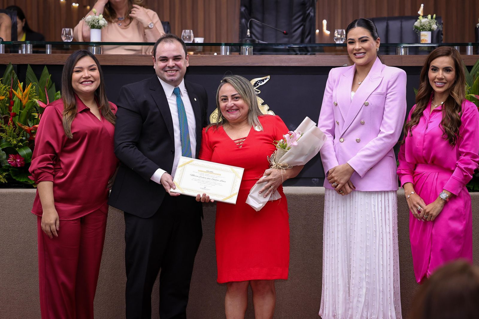 Presidente Roberto Cidade homenageia trajetórias de determinação e vitórias de mulheres amazonenses com o diploma ‘Mulher Cidadã Amazonense’