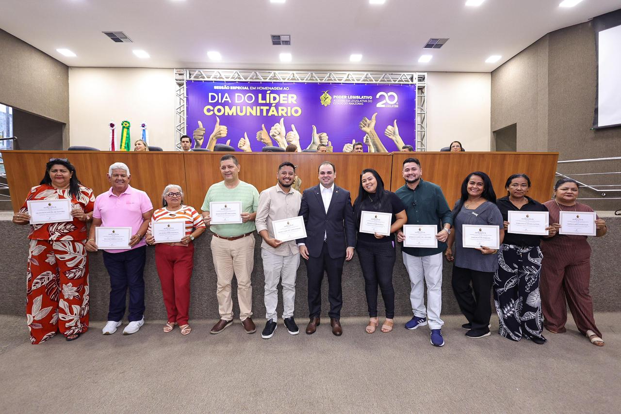 Presidente Roberto Cidade homenageia líderes comunitários e ressalta importância do ‘trabalho de rua’ na atenção à população