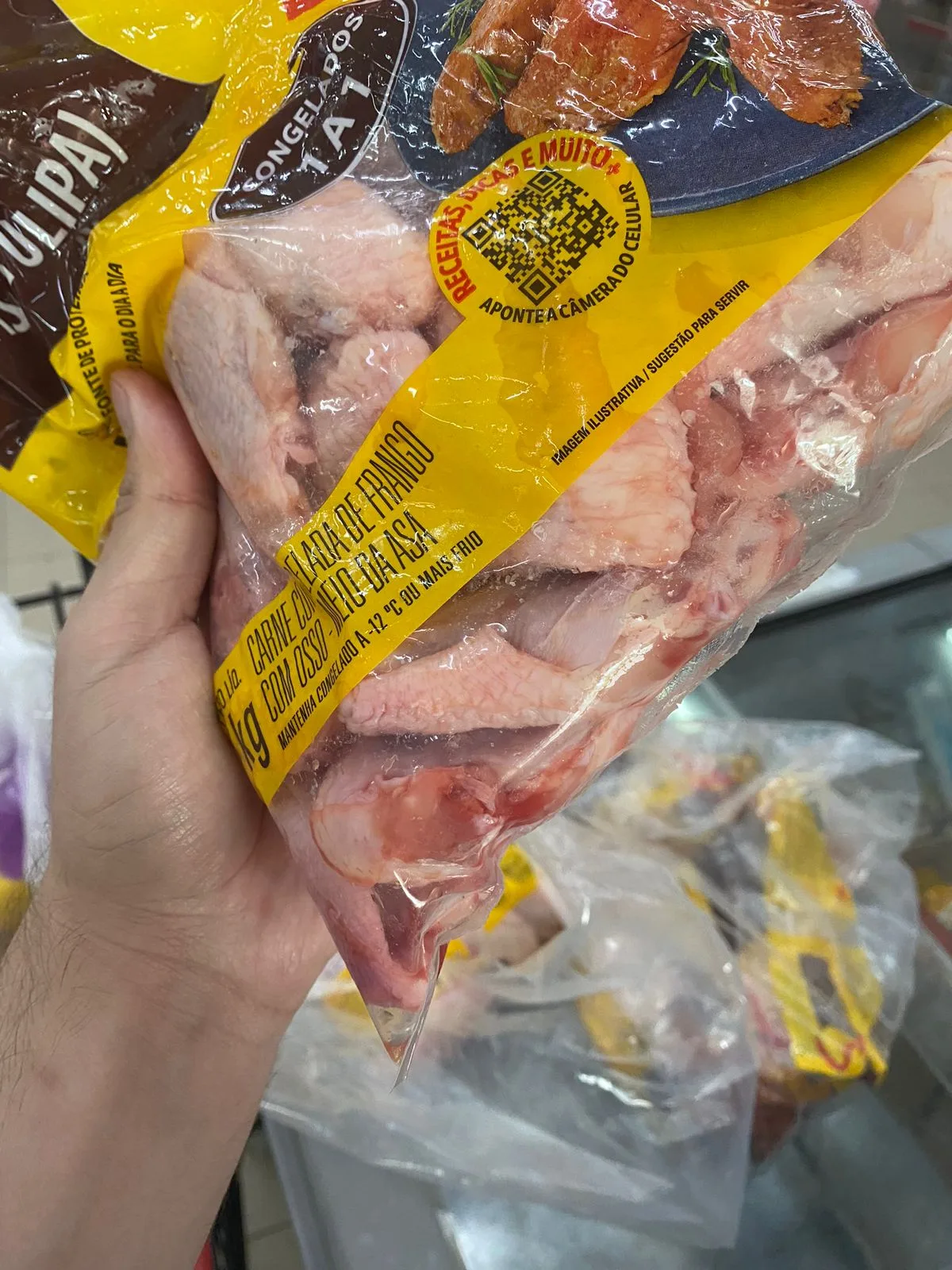 Procon-AM autua supermercado por comercializar mais de 46 kg de alimentos impróprios para consumo