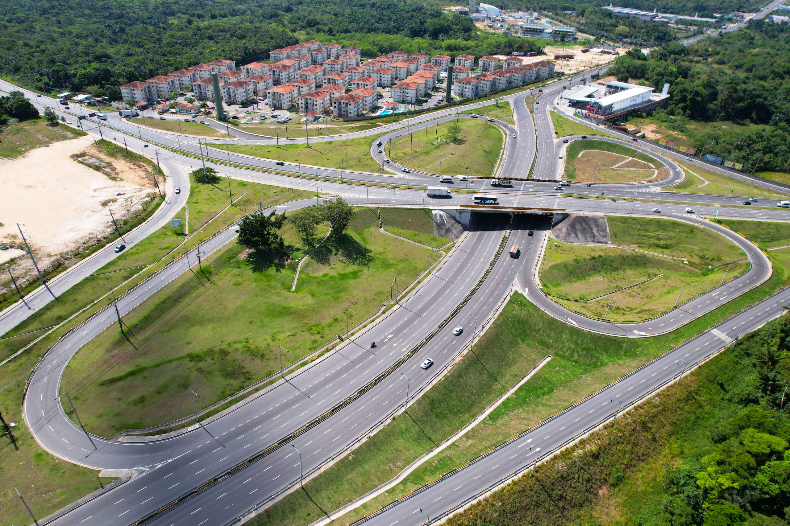 Obras do governo do União Brasil no AM mudam trânsito de Manaus e ampliam capacidade viária em 200%, conforme dado da prefeitura