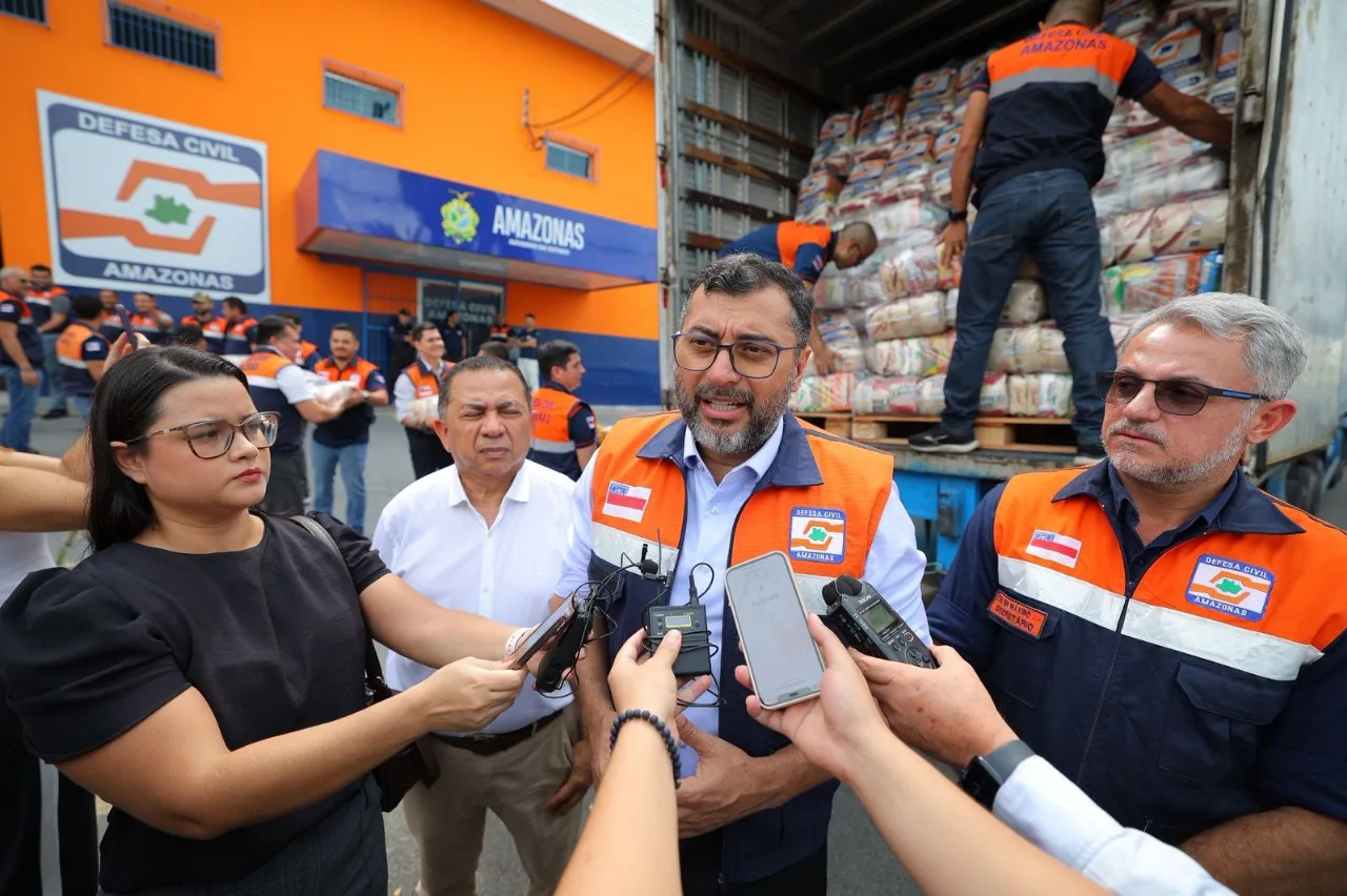 Operação Cheia 2025: Governador Wilson Lima vistoria envio de 50 toneladas de ajuda humanitária para Borba e Novo Aripuanã