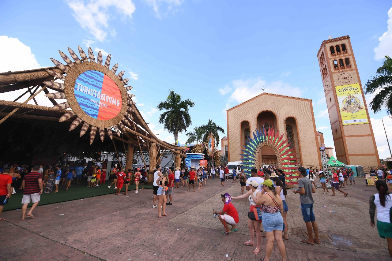 Festival de Parintins 2025: Amazonastur lança roteiro especial para turistas de primeira viagem