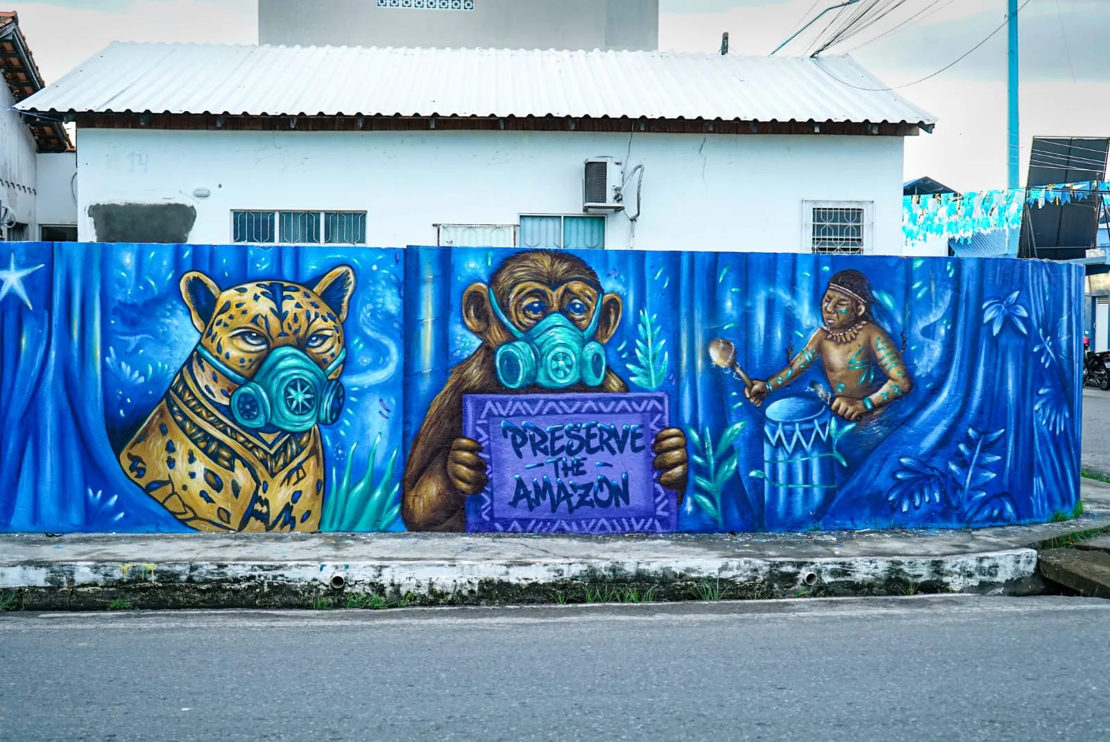 Em Parintins, mural de André Hullk manifesta artivismo inspirado no tema do Boi Caprichoso