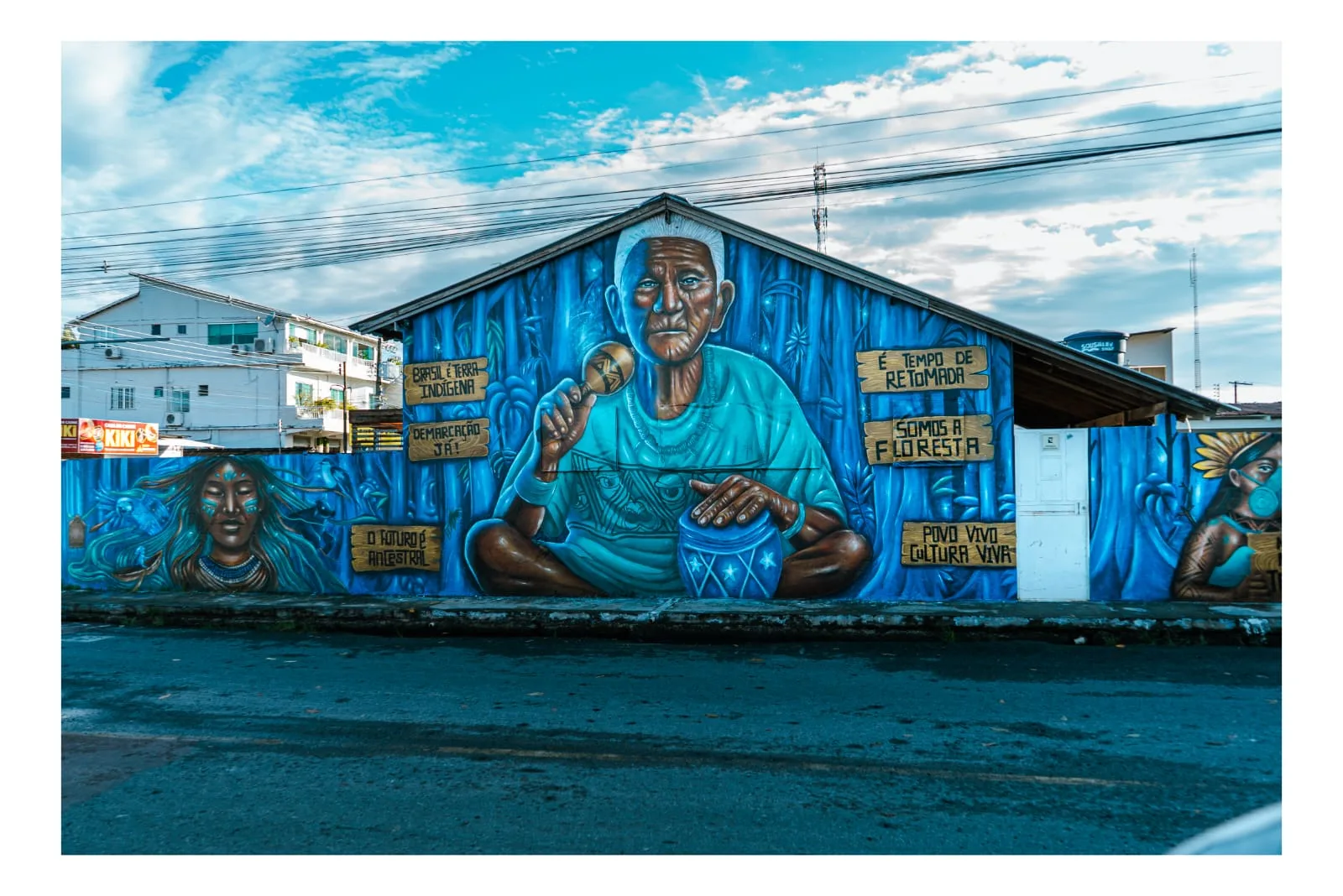 Em Parintins, mural de André Hullk manifesta artivismo inspirado no tema do Boi Caprichoso