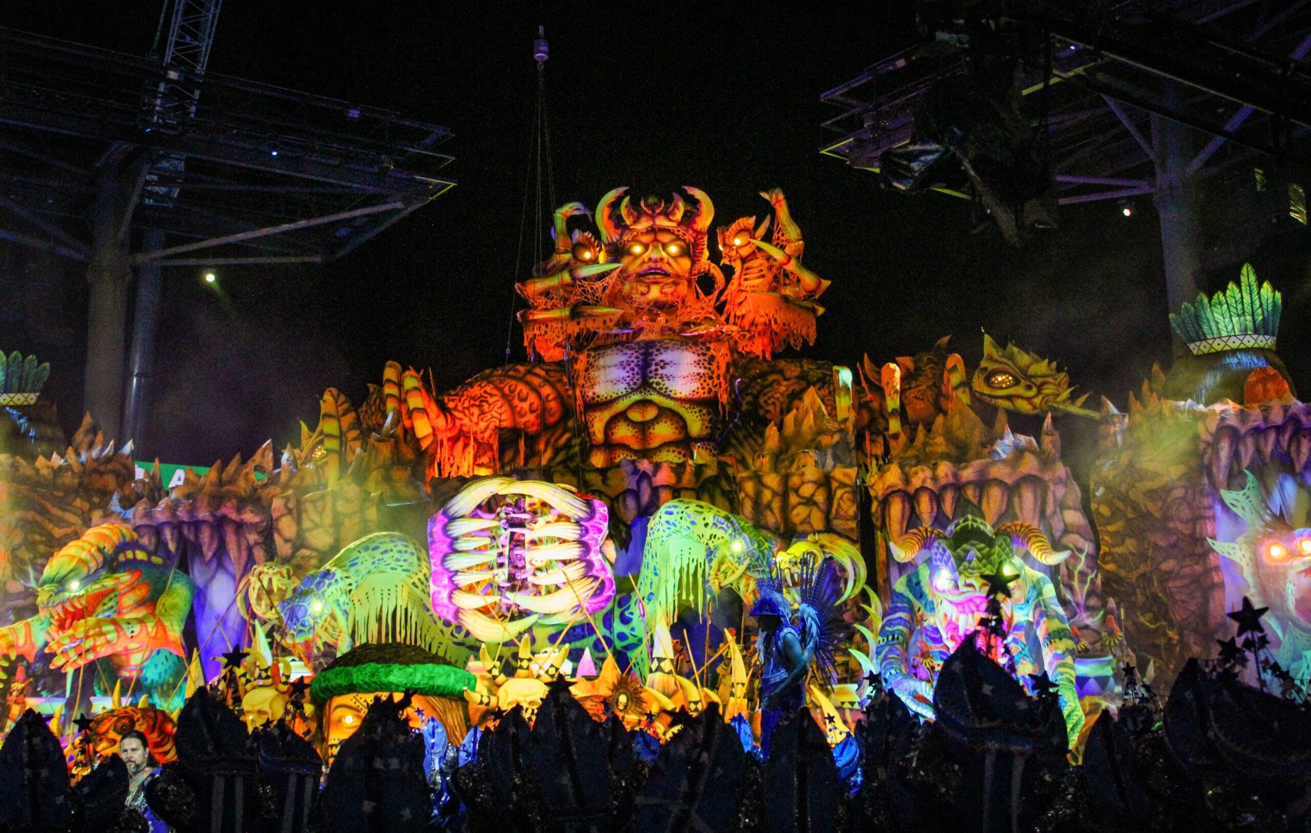 Caprichoso eleva padrão de espetáculo na segunda noite do Festival de Parintins