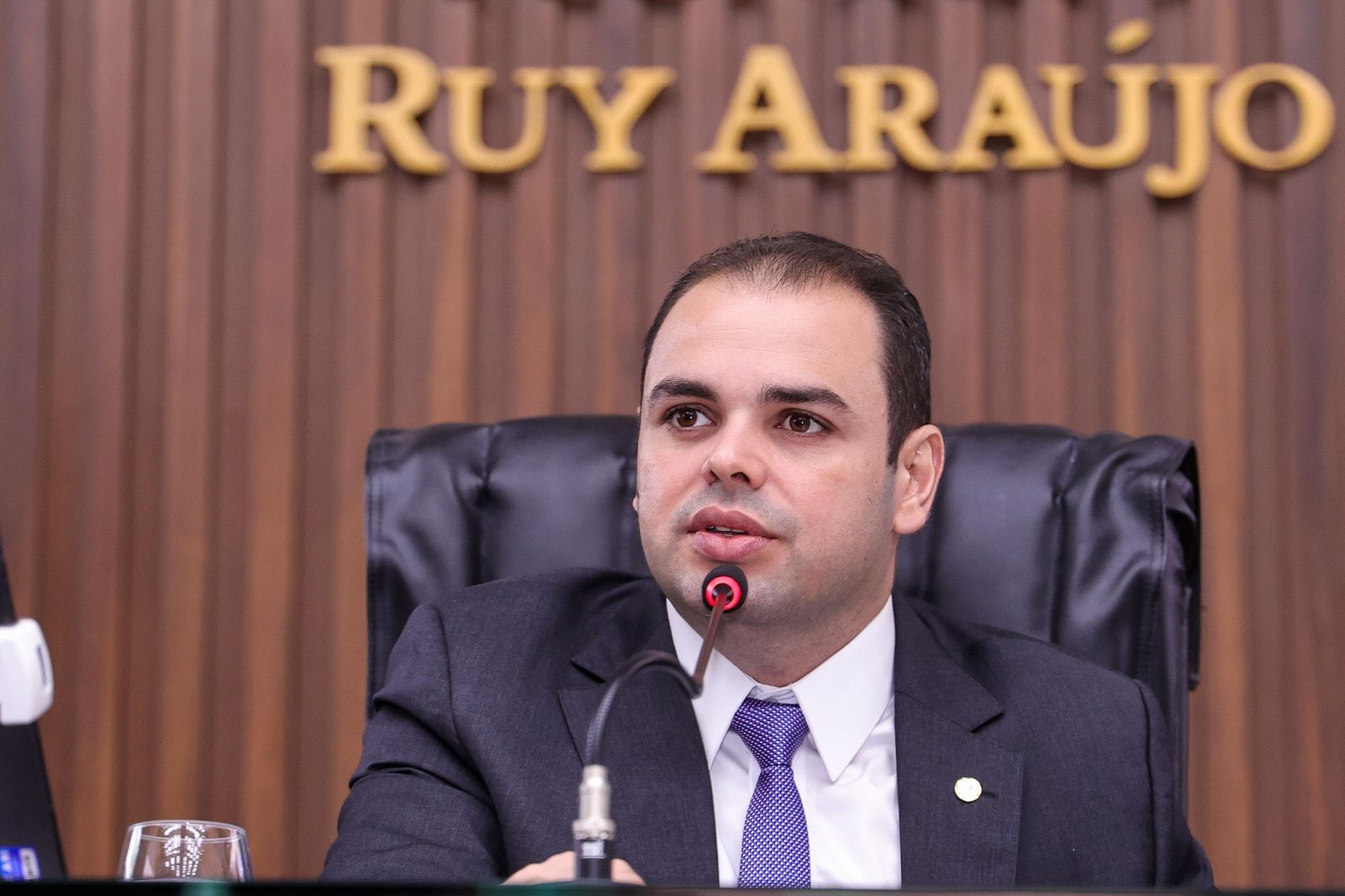Roberto Cidade apresenta proposta para garantir retirada de encomendas em centros de distribuição no Amazonas