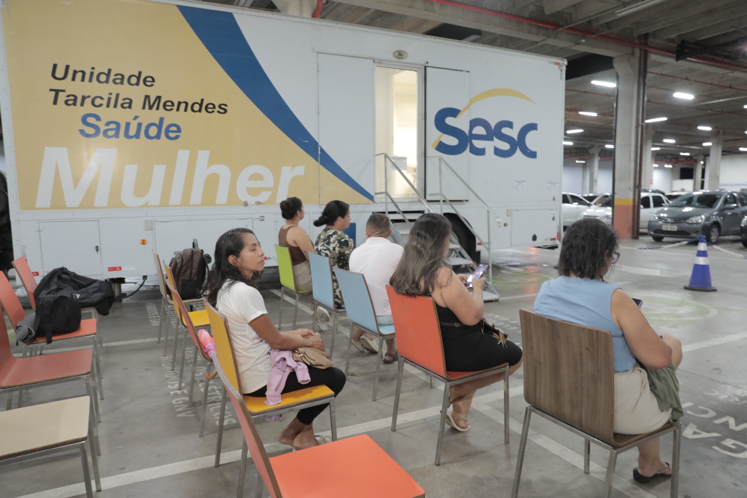 Unidade Móvel Sesc Saúde Mulher segue realizando exames gratuitos de mamografia e preventivo