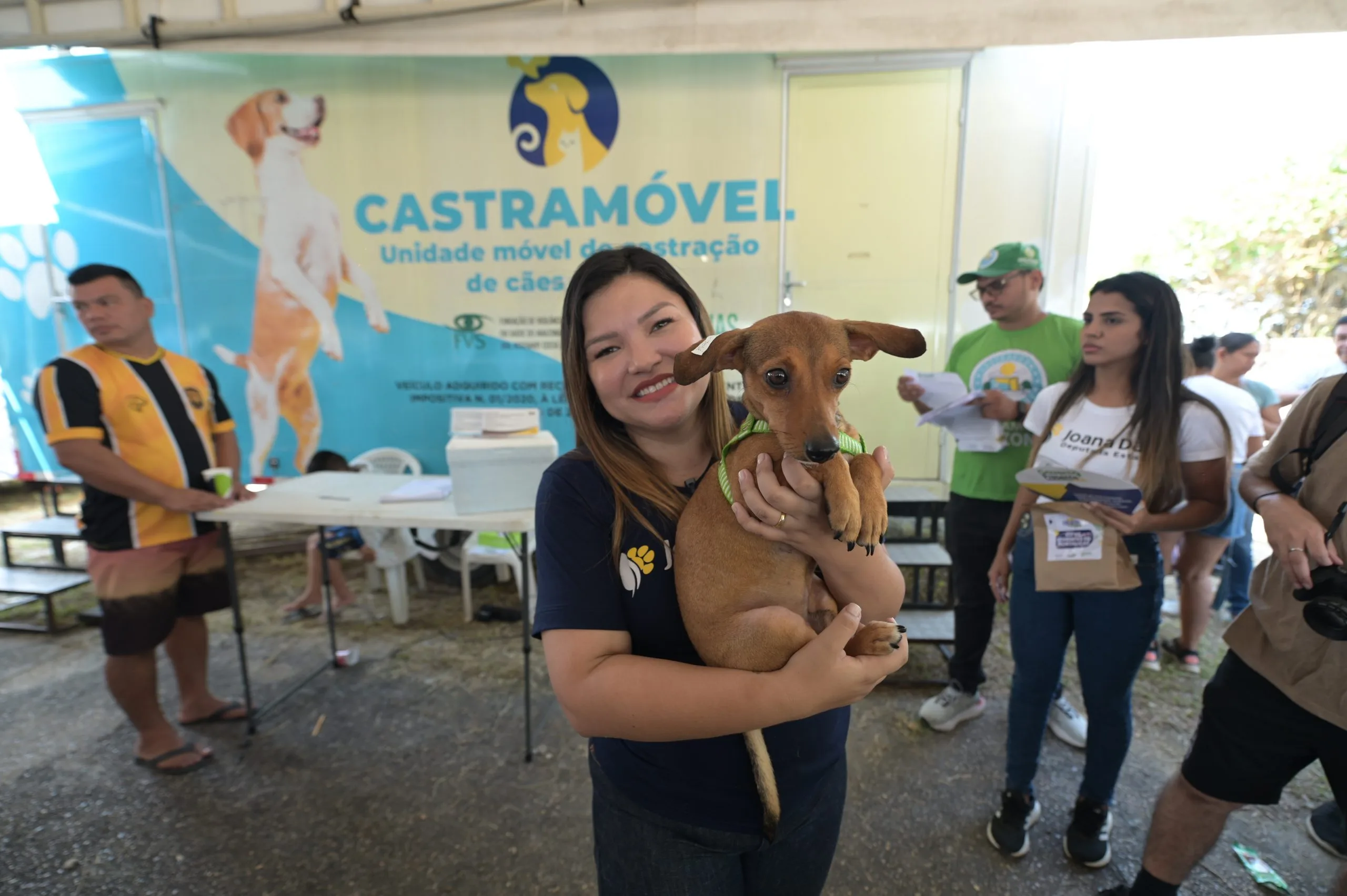 Castramóvel em Iranduba: Joana Darc anuncia agendamento para castração de animais na Paróquia São João Batista