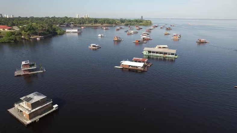 Defensoria Pública tenta evitar remoção de flutuantes no Tarumã e busca solução para famílias afetadas em Manaus