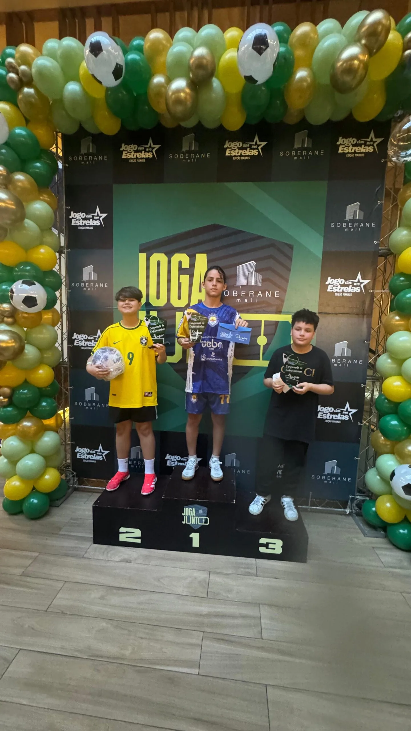 Campeonato de Embaixadinhas do Jogo do Ronaldinho Gaúcho premia os mais habilidosos de Manaus