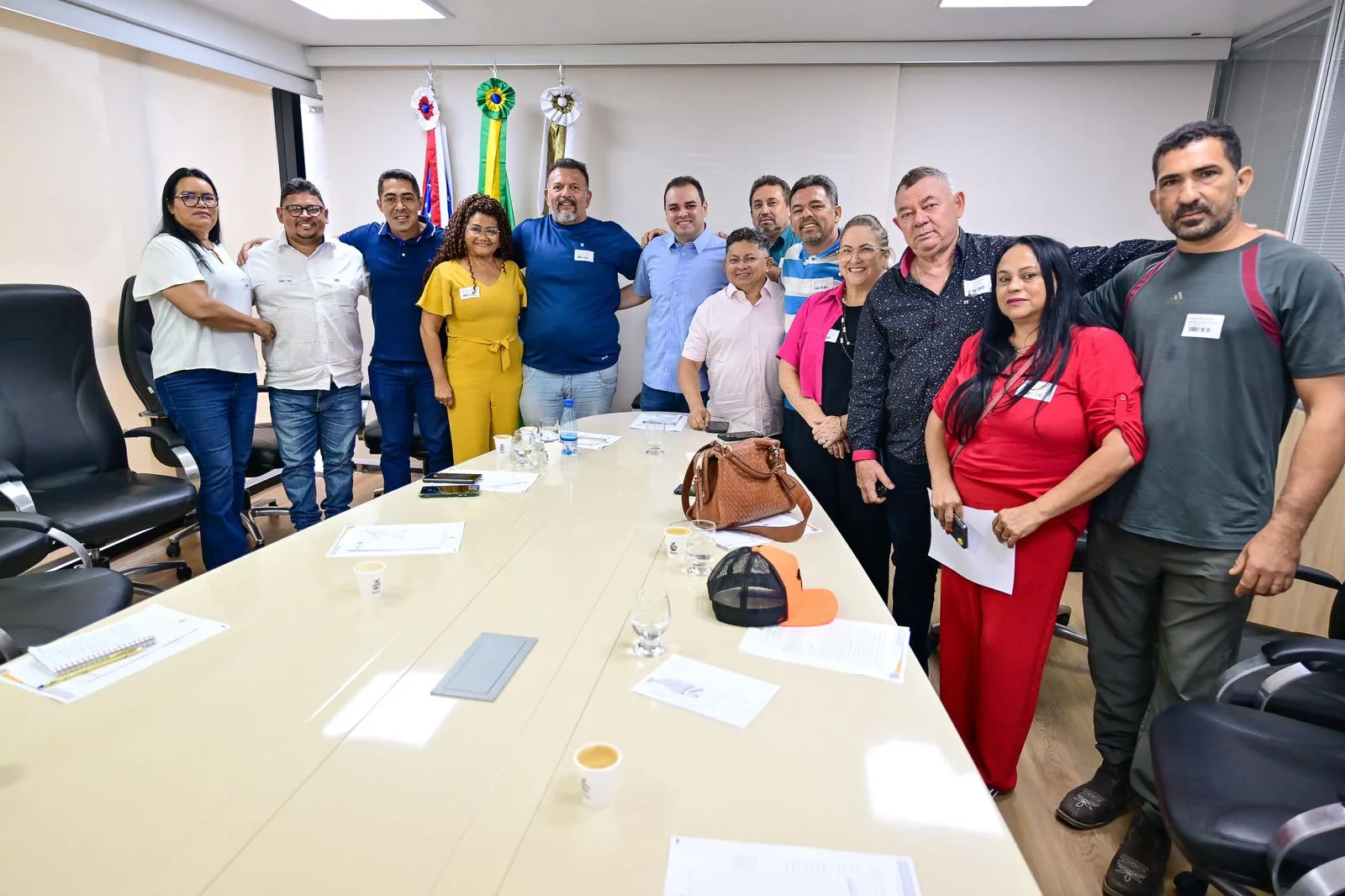 Em reunião com moradores de Presidente Figueiredo, Roberto Cidade confirma início das obras da Rodovia AM-240 após sua articulação
