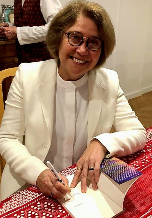 Direto da França, Marilza Foucher chega a Manaus e lança o livro 'A escrita como um ato político', neste sábado (9)