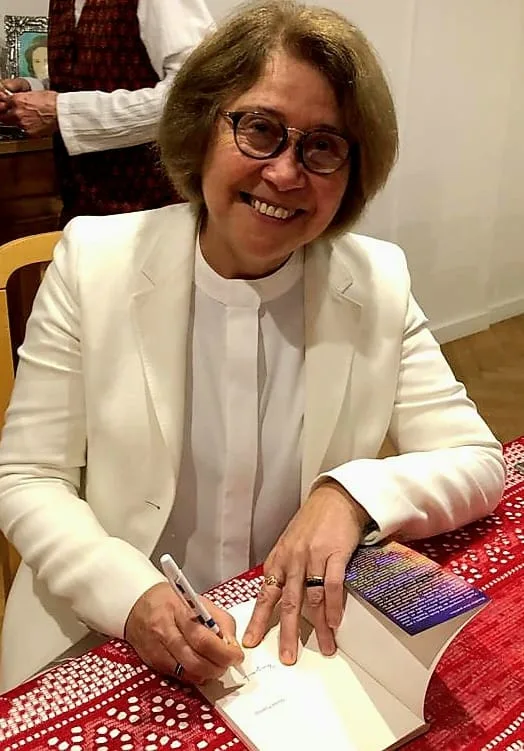 Direto da França, Marilza Foucher chega a Manaus e lança o livro 'A escrita como um ato político', neste sábado (9)