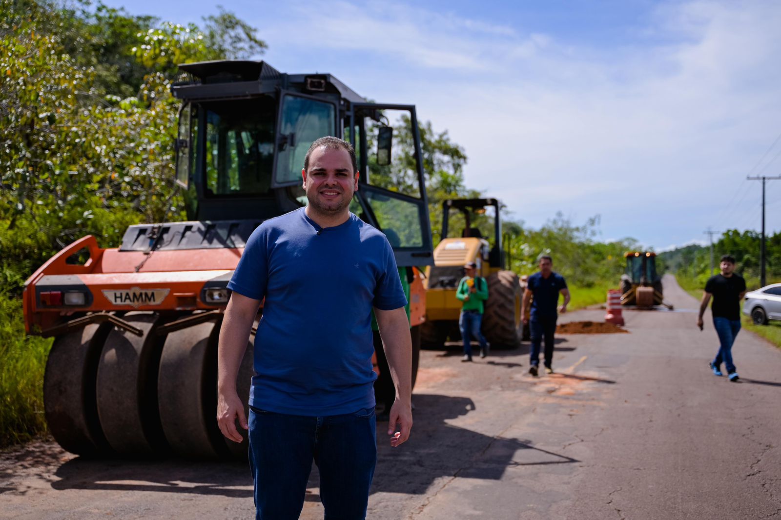 Presidente Roberto Cidade vistoria obras de recuperação da Estrada de Balbina, em Presidente Figueiredo