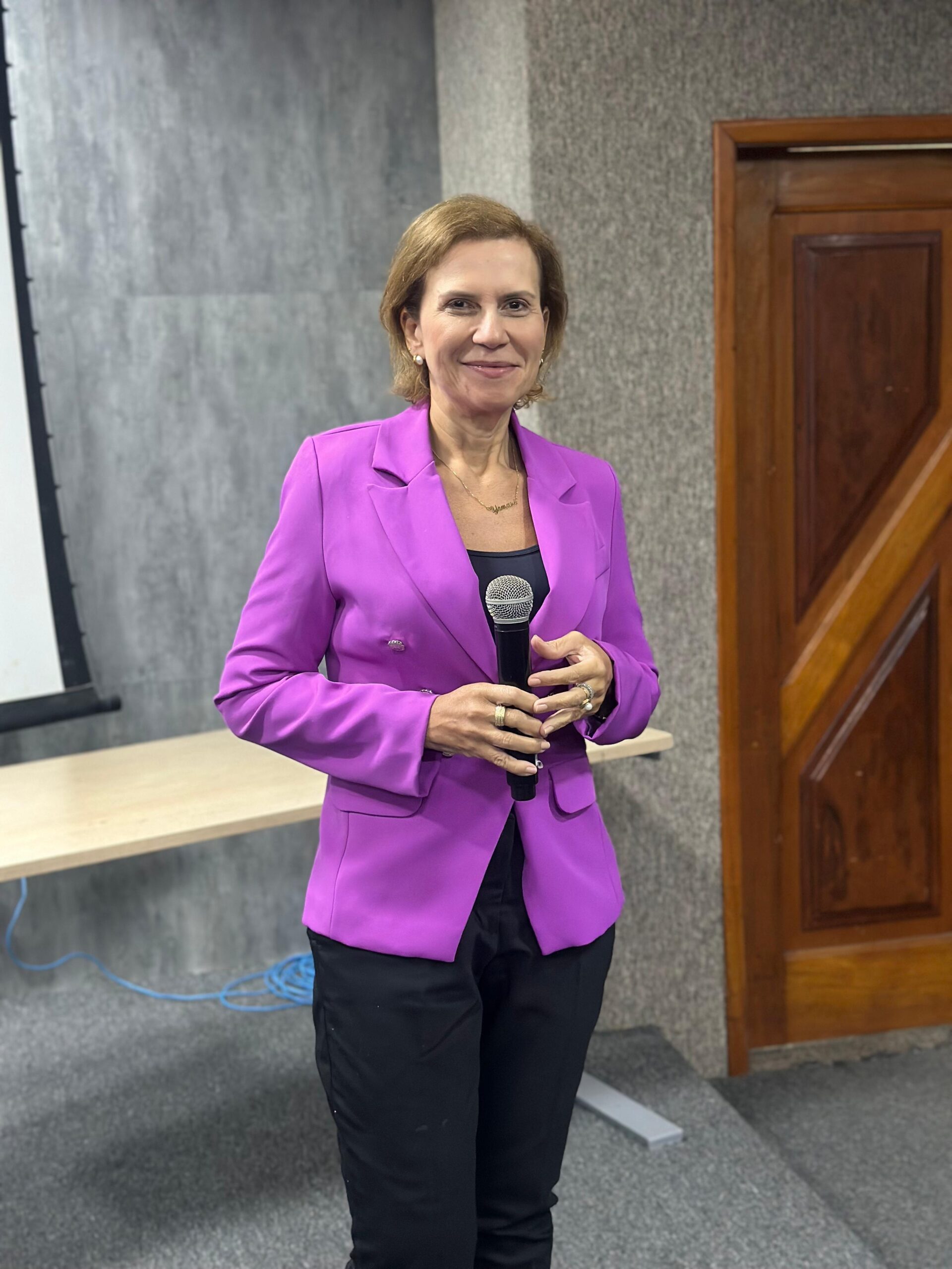 Yomara Lins reforça combate à violência contra a mulher durante Agosto Lilás