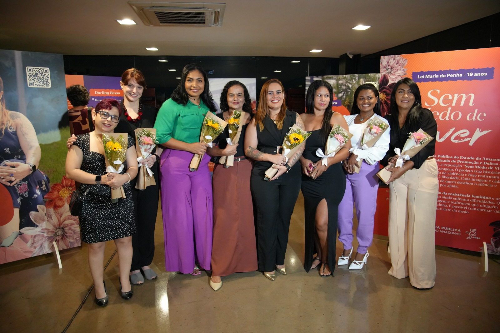 Exposição reúne histórias de superação de 11 mulheres vítimas de violência em Manaus