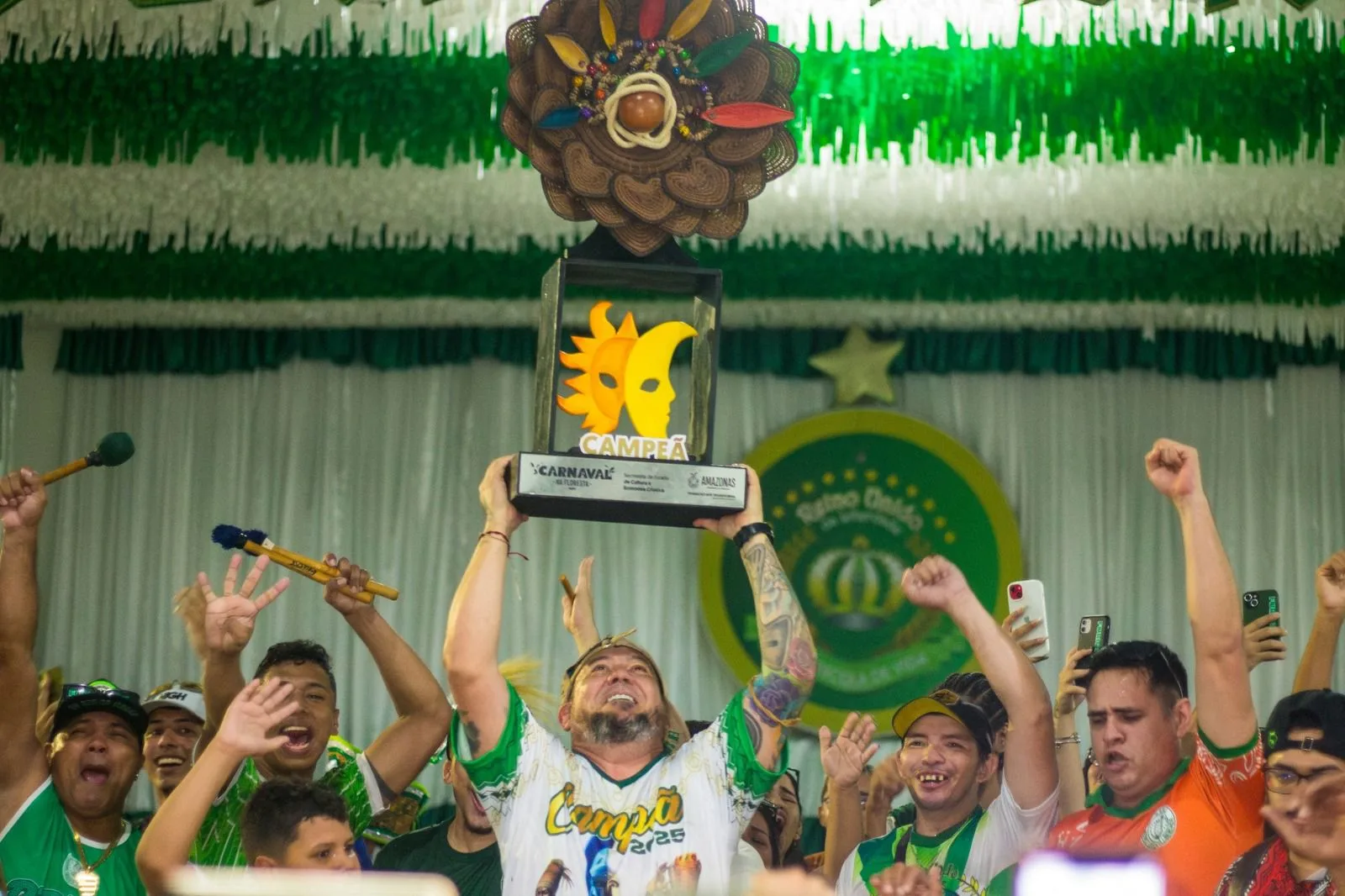 Escola de Samba Reino Unido da Liberdade comemora 44 anos em grande festa nesta quinta-feira (04)