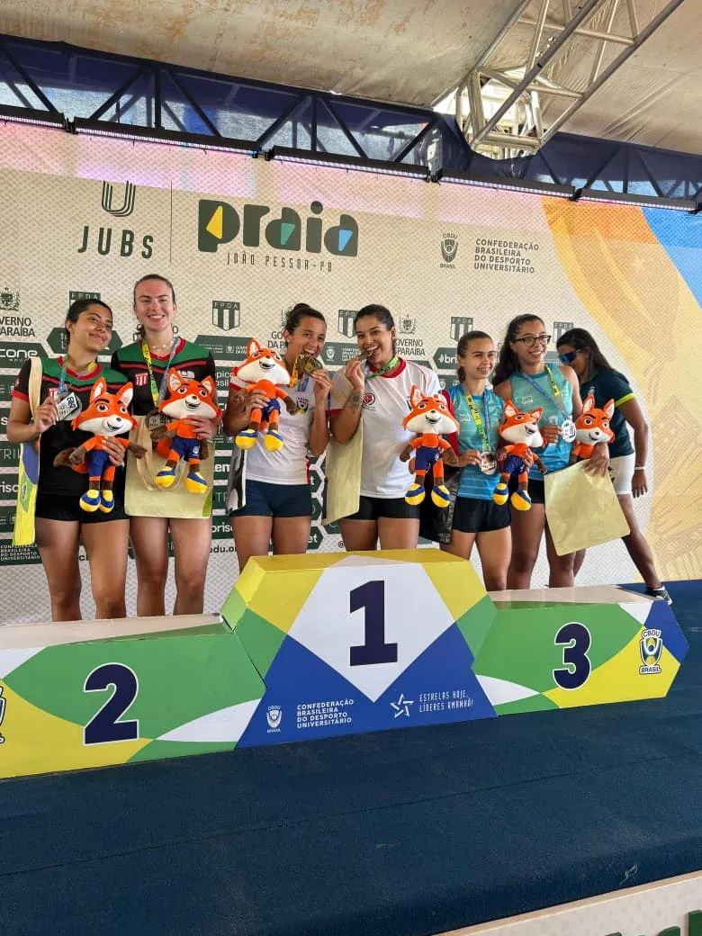 Dupla feminina de beach tennis é ouro no JUBs Praia 2025
