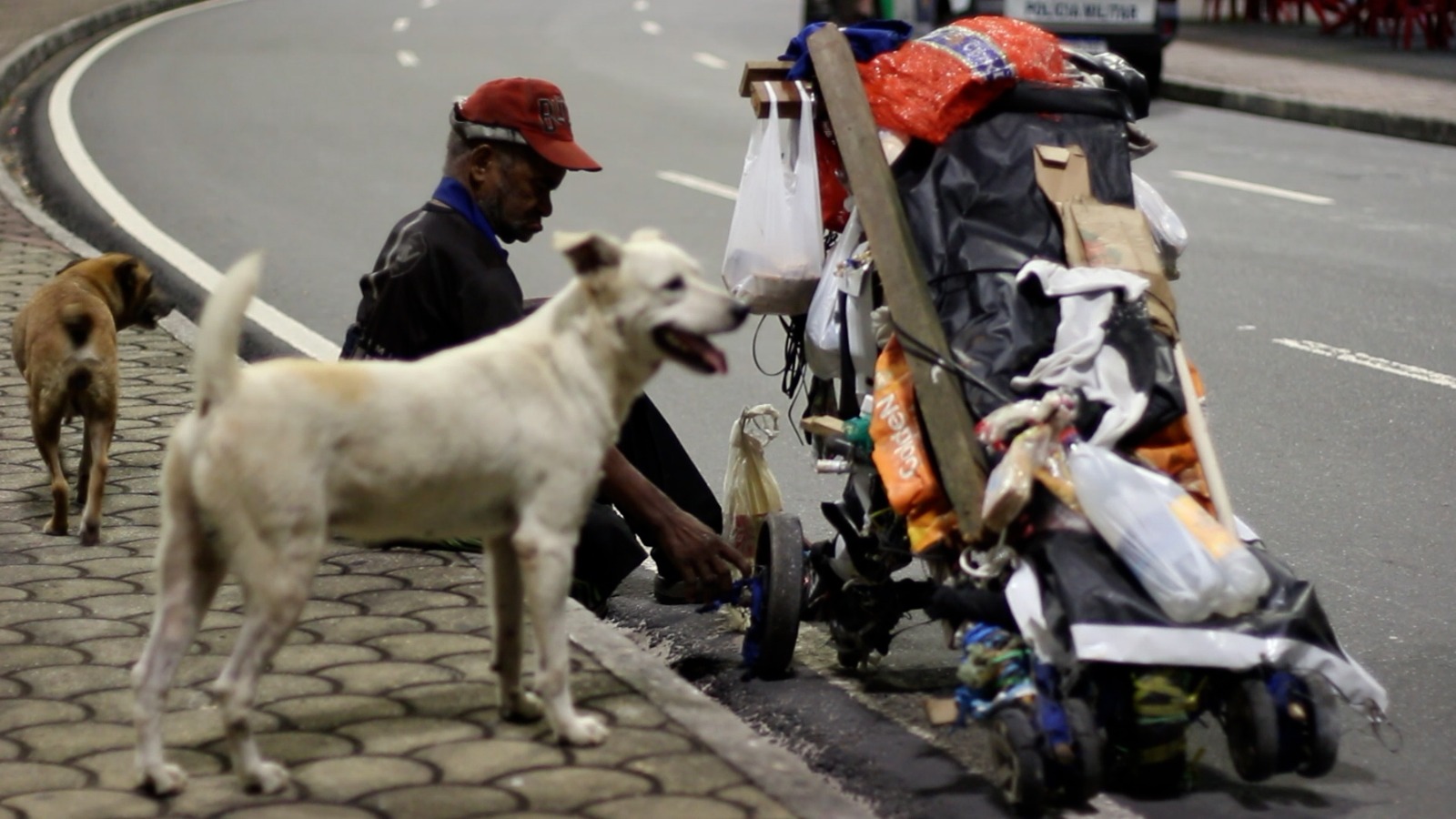 Documentário ‘Inquilino das Ruas’ estreia em Manaus e revela a arte e a invisibilidade dos moradores em situação de rua da cidade