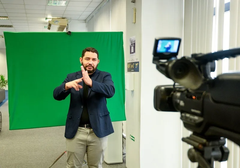 TRT-11 credencia intérpretes de Libras em Manaus e Boa Vista para prestação de serviços profissionais