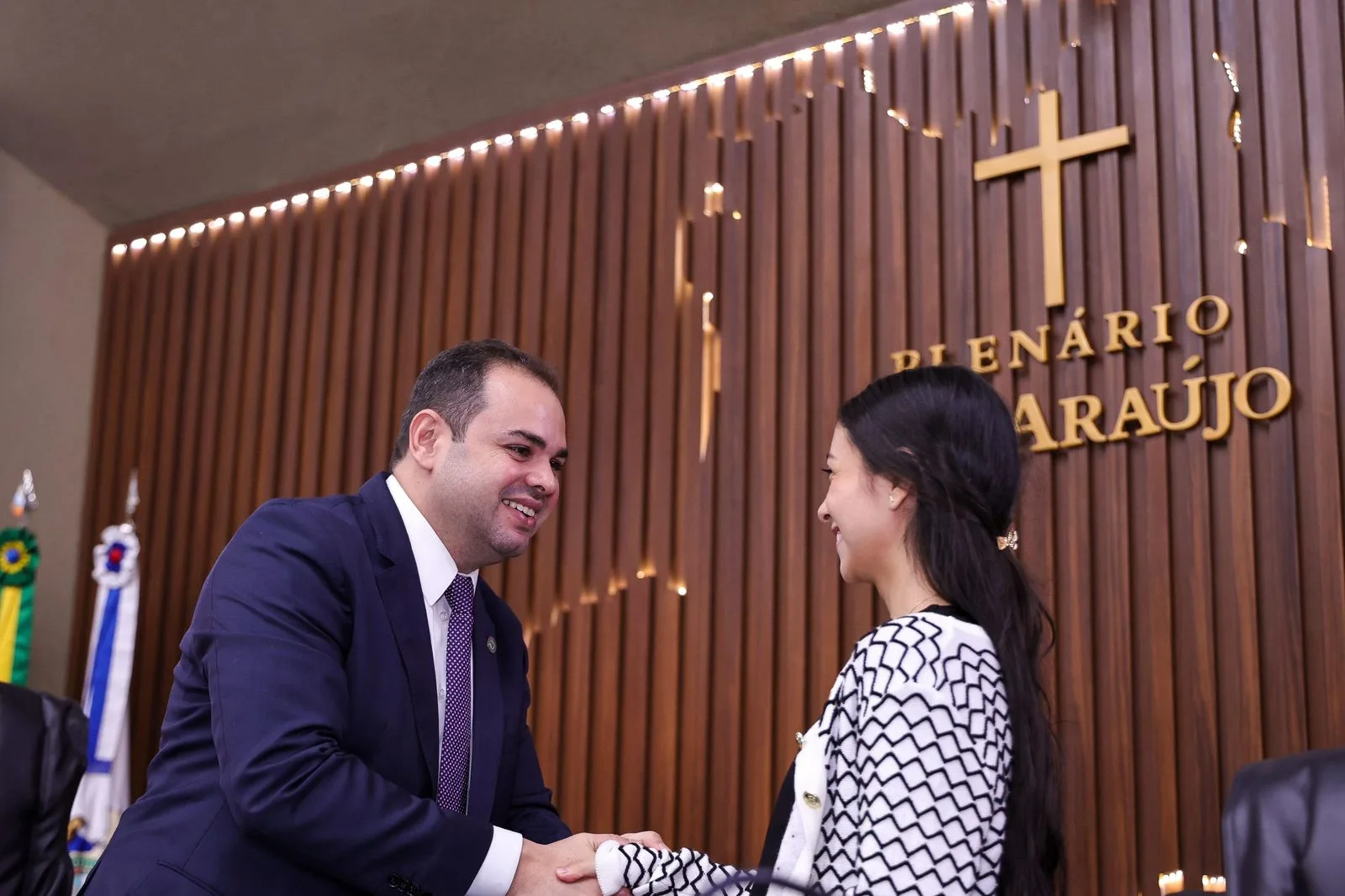 Presidente Roberto Cidade destaca papel da juventude na construção da democracia, durante posse do Parlamento Jovem 2025