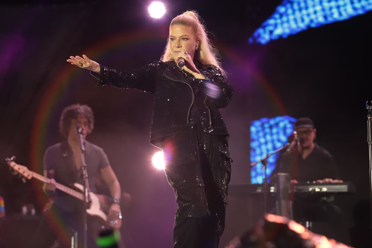 Paula Toller, MC Livinho e DubDogz encerram terceiro e último dia do ‘#Sou Manaus’ no palco Alfândega