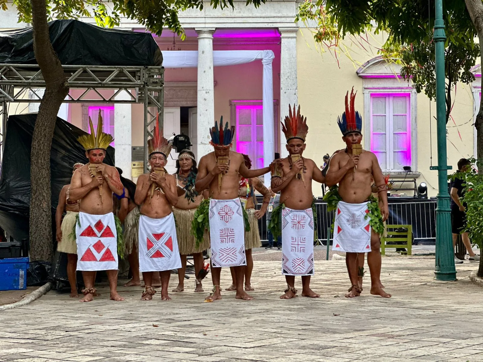 ‘#SouManaus 2025’ valoriza cultura indígena com apresentações no palco Coreto
