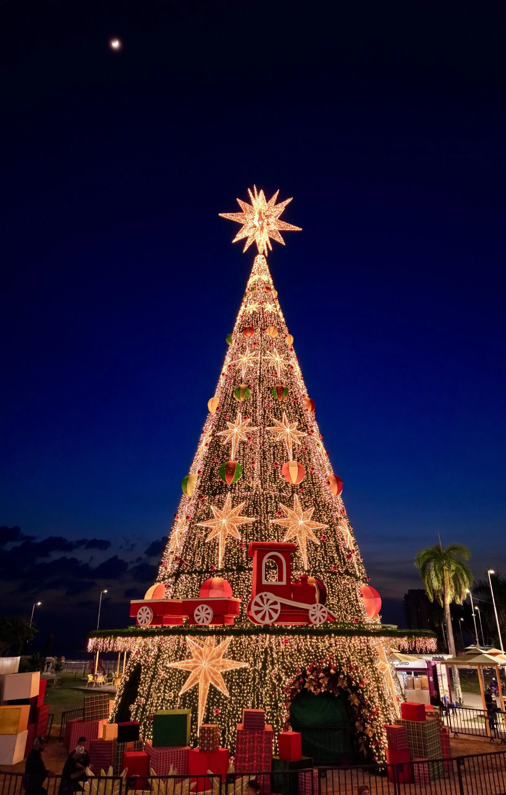 Prefeito David Almeida apresenta novidades para o Natal 2025 em Manaus