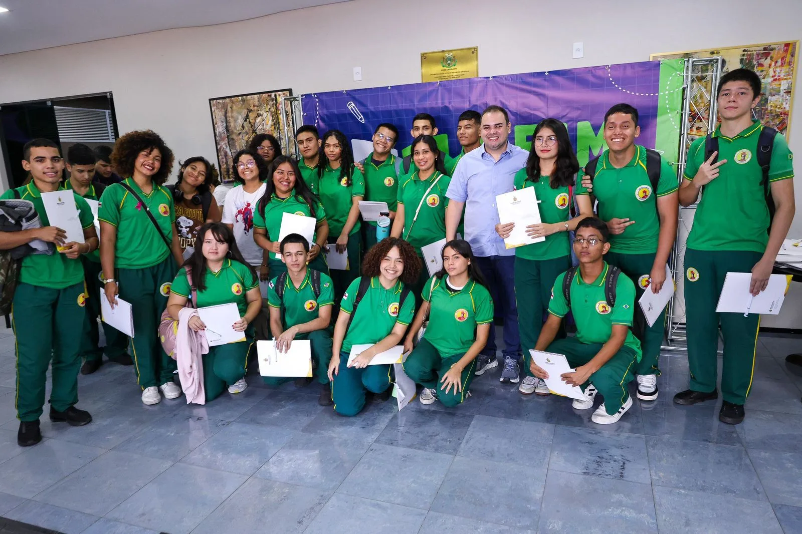 Presidente Roberto Cidade celebra participação de estudantes da rede estadual no programa Aleam Educa