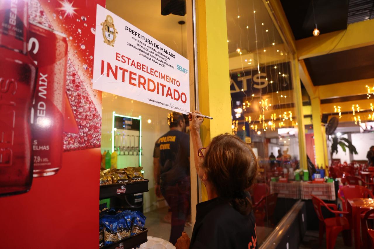 Central Integrada de Fiscalização interdita três bares por irregularidades na zona Norte de Manaus